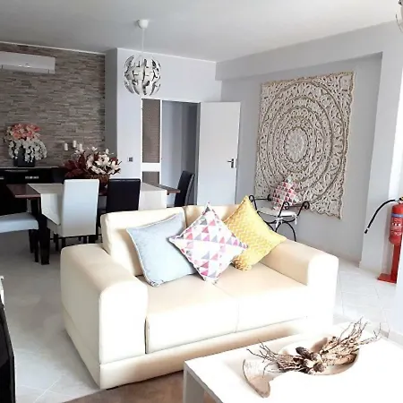 Apartment Mica