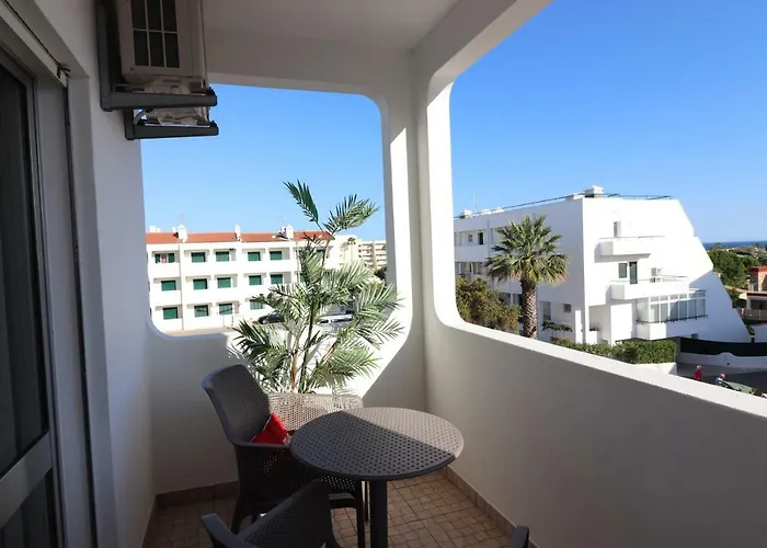 アパート Mica アルブフェイラ